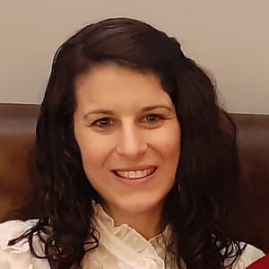 Dr. Marta Araujo-Castro